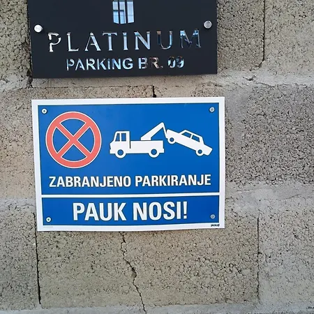 Stan Na Dan Platinum Apartment